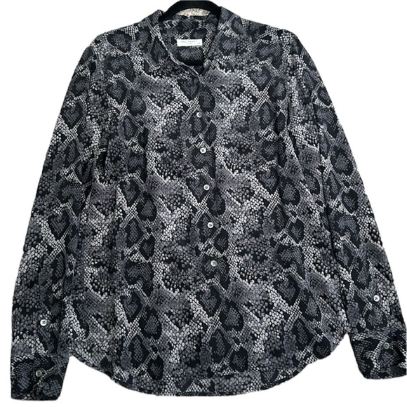 Equipment sneak print black and green slik button down shirt size large - Picture 2 of 9